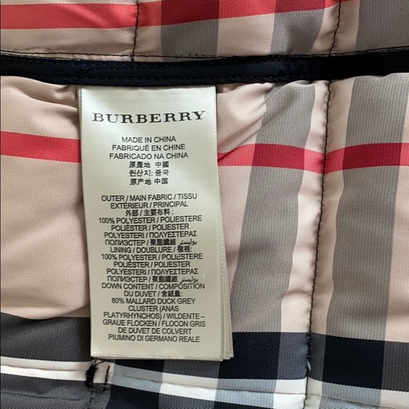 Burberry jacket with removable hood. - Picture 4 of 6